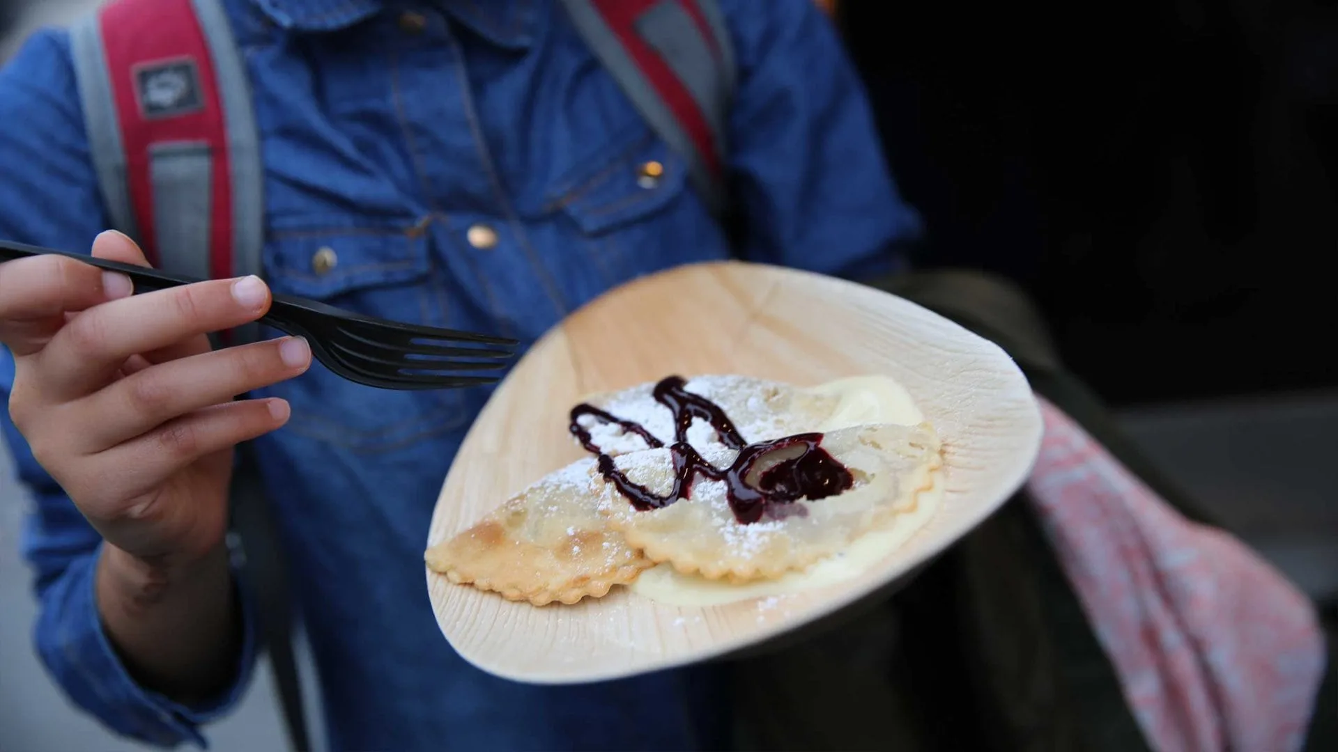 Ausflug zum Apfelhof: MILK. Mahlzeit zaubert mit dem FoodTruck leckeren Apfel-Nachtisch