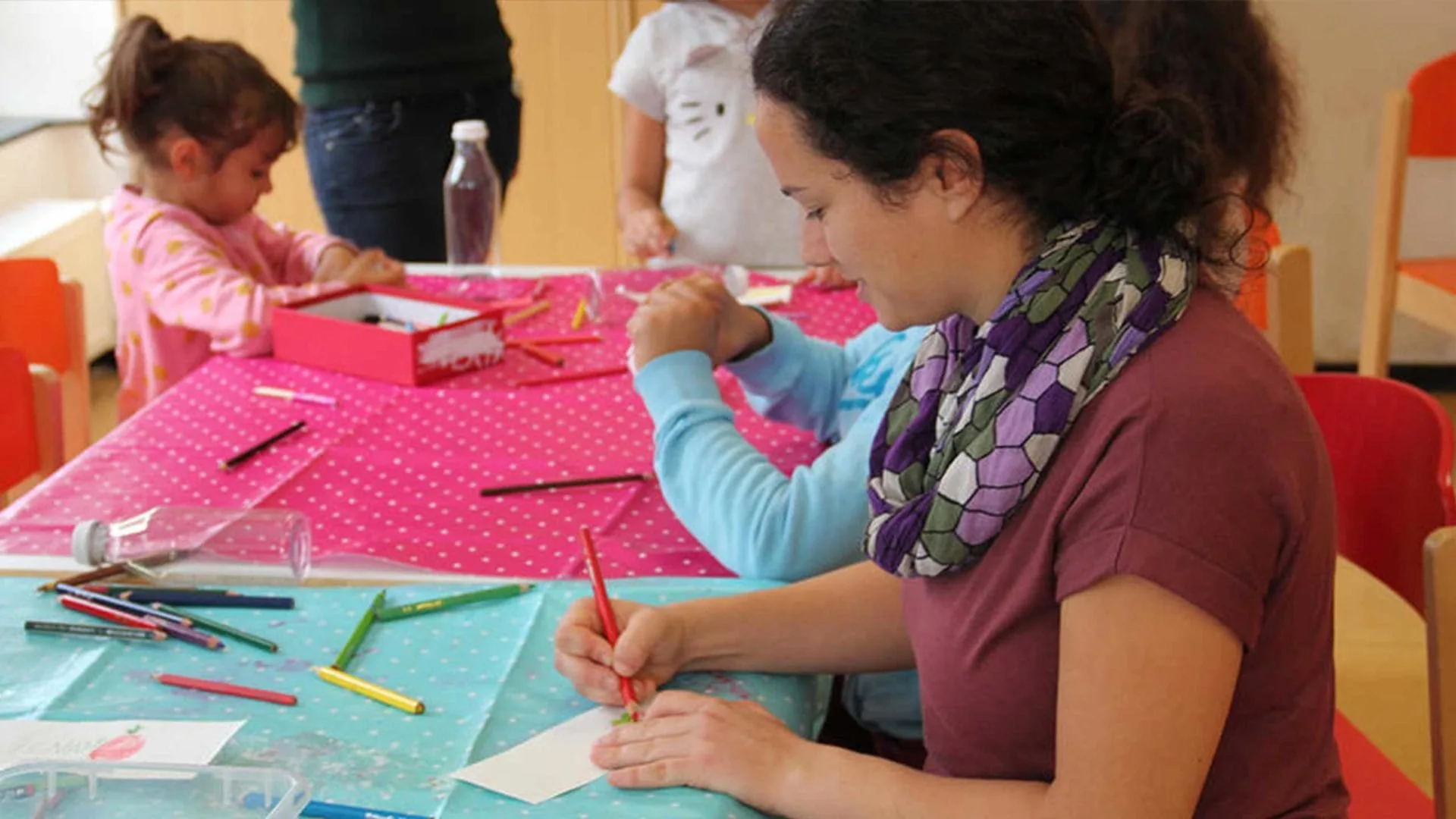 Ausflug zum Apfelhof: Im Rahmen von MILK. Mahlzeit gestalten wir Apfelsaft-Etiketten.