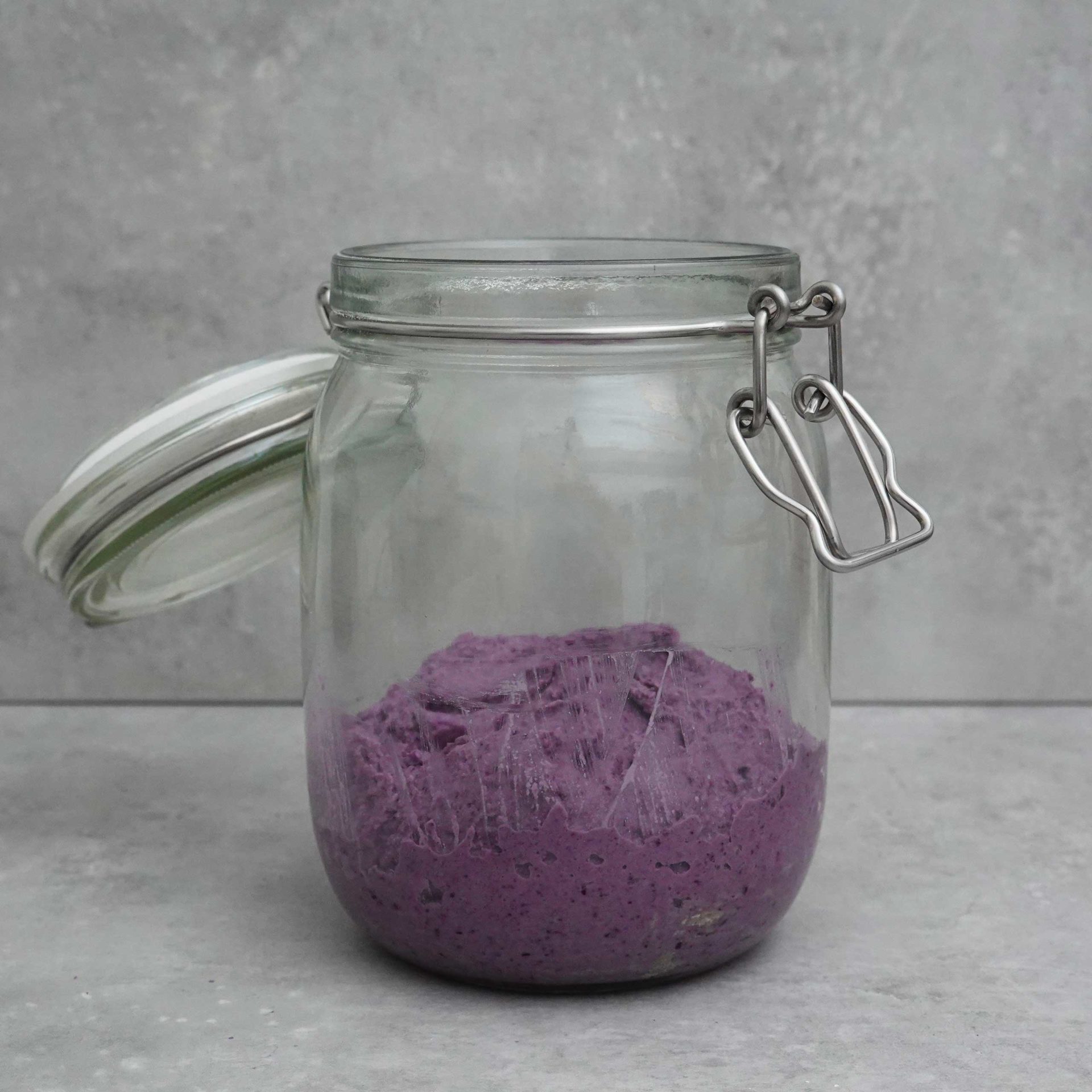 Red cabbage - purple sourdough in a jar
