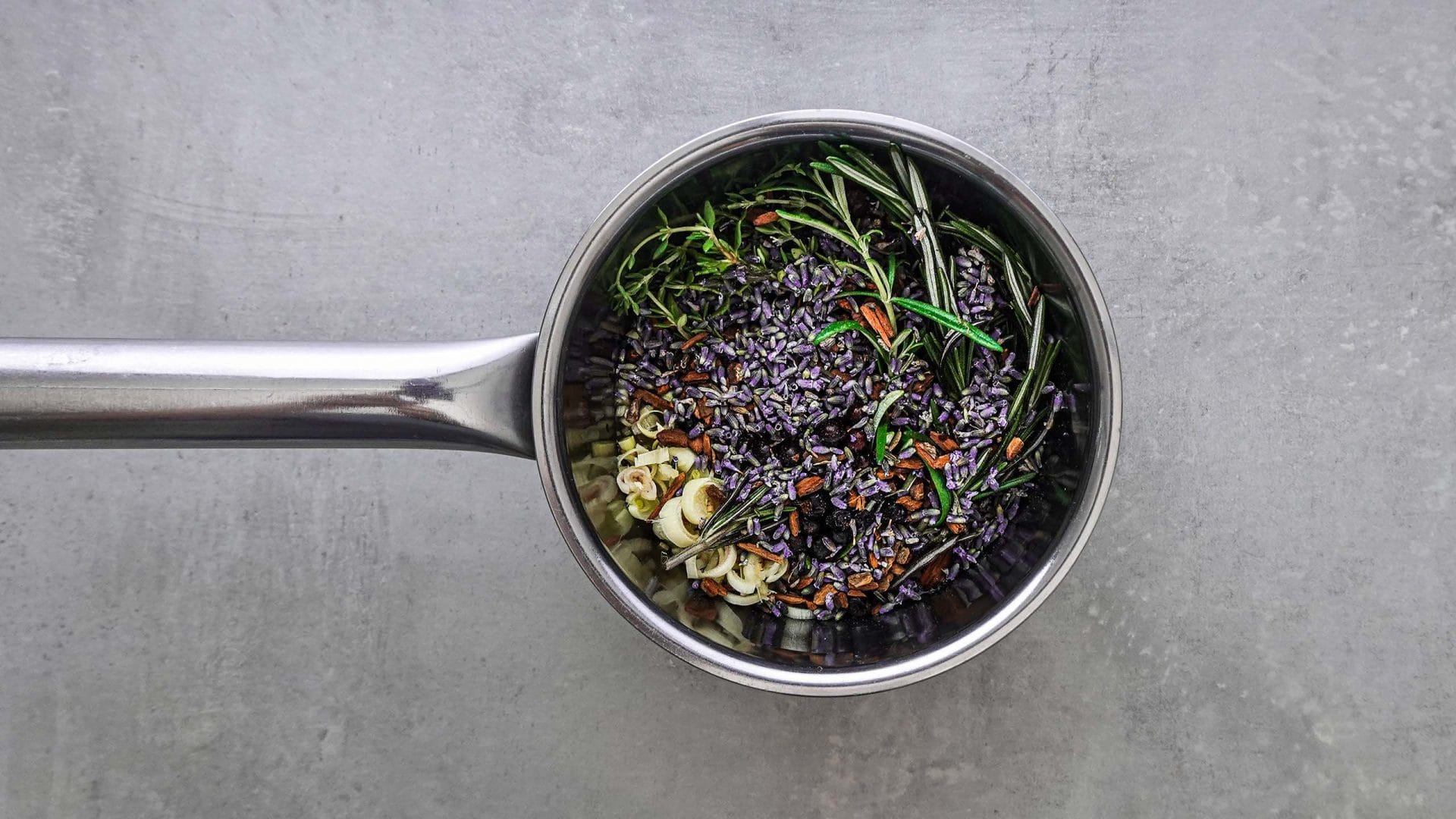 All ingredients for the cucumber soft seltzer in the pot