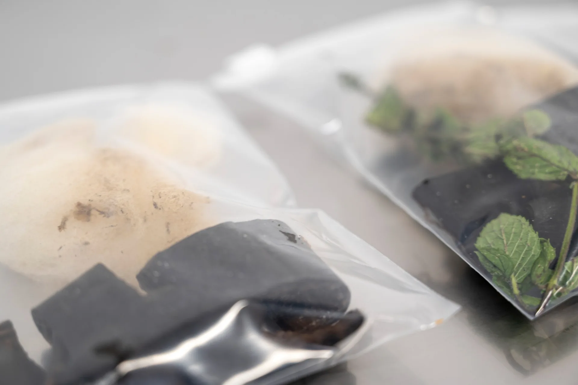 Zwei Tütchen Bananenduft